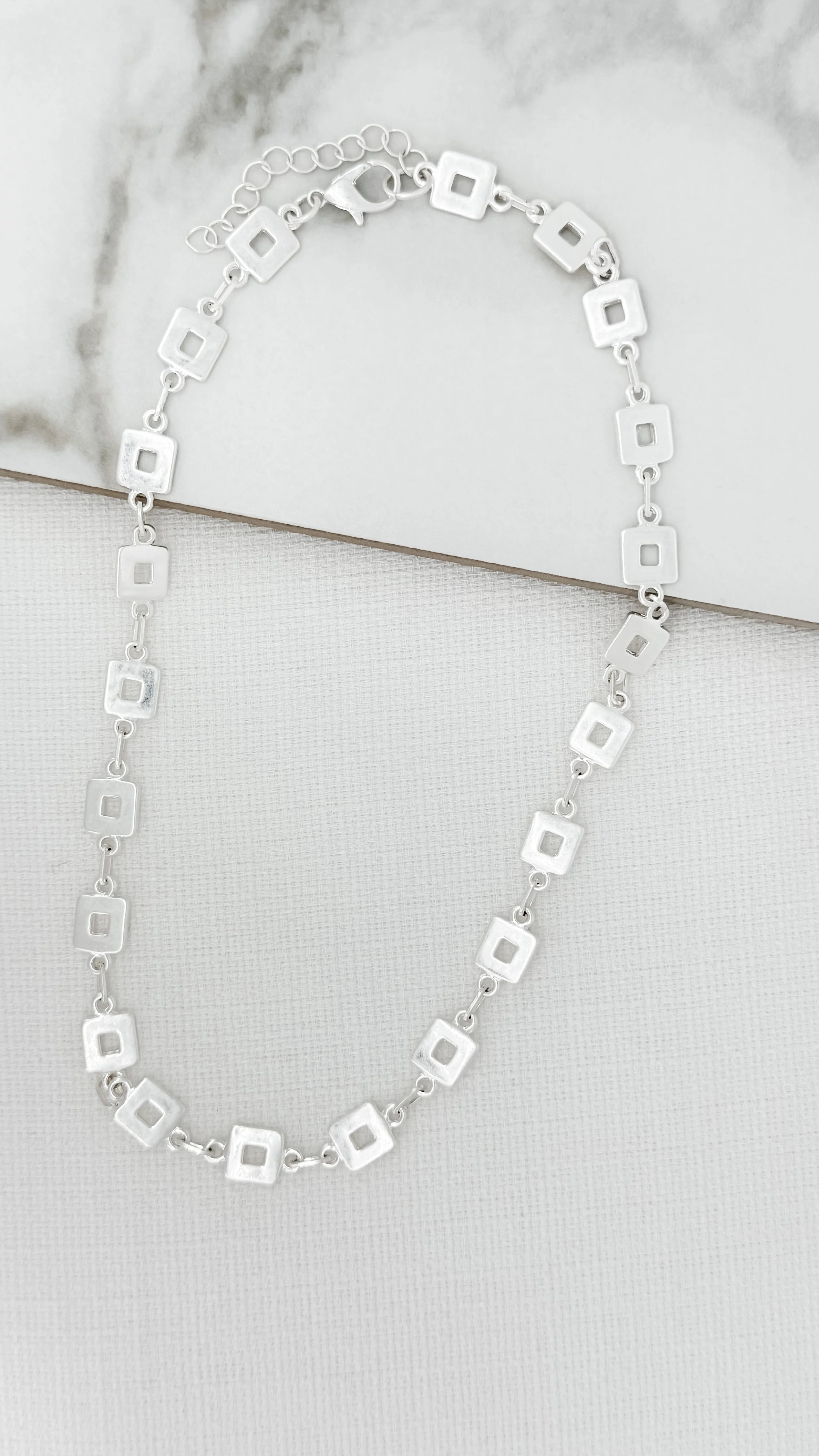 Square Link Short Necklace - Silver