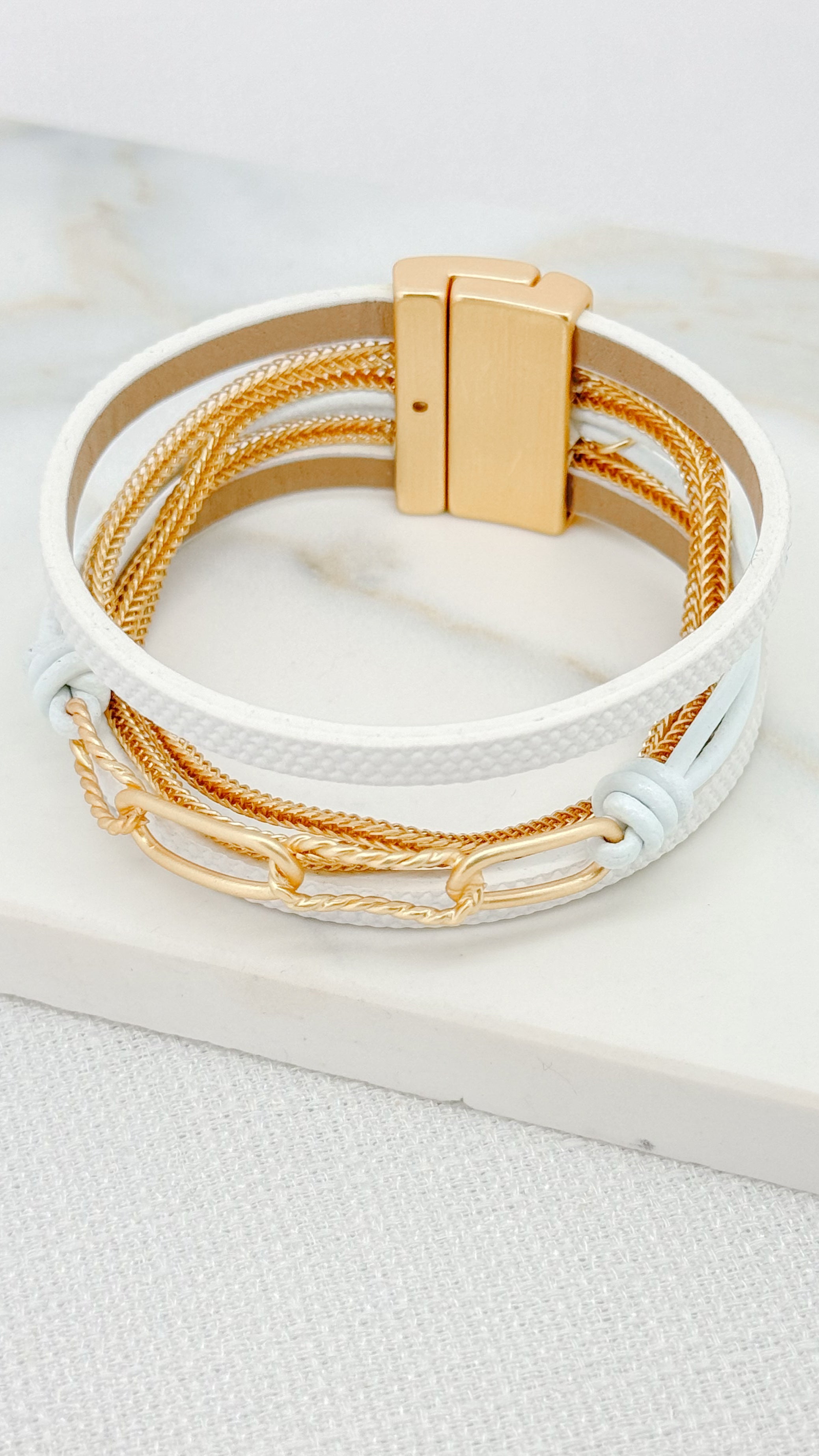 Magnetic Bangle in White and Gold